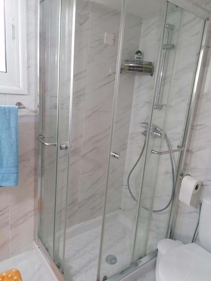 Elenas 1 Bedroom Apartment In Limassol Center Екстериор снимка