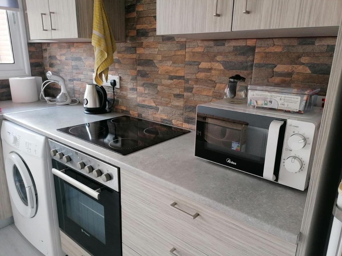 Elenas 1 Bedroom Apartment In Limassol Center Екстериор снимка
