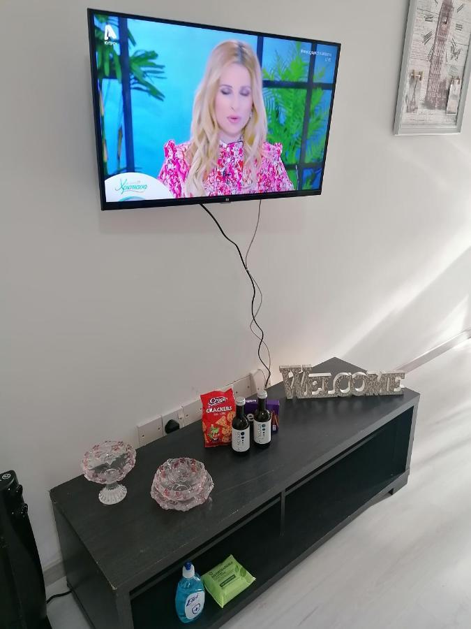 Elenas 1 Bedroom Apartment In Limassol Center Екстериор снимка