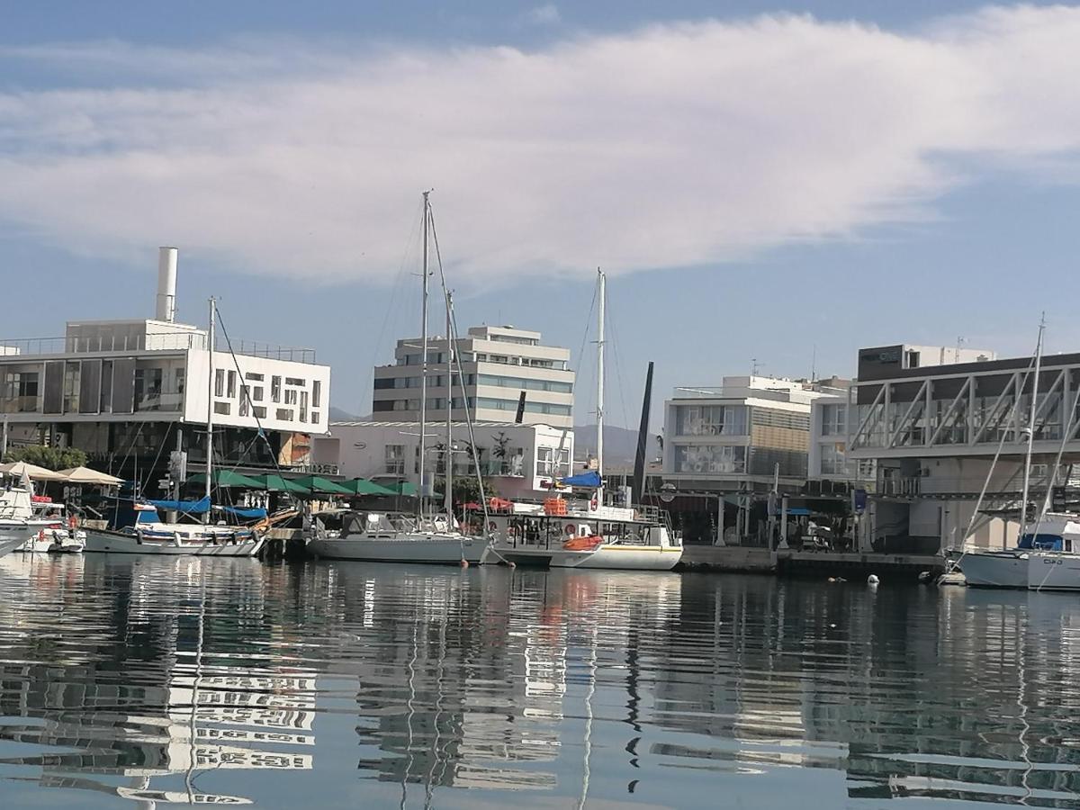 Elenas 1 Bedroom Apartment In Limassol Center Екстериор снимка