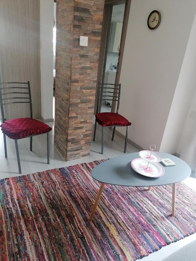 Elenas 1 Bedroom Apartment In Limassol Center Екстериор снимка