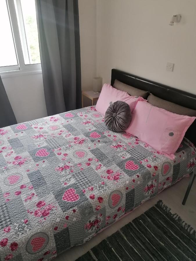 Elenas 1 Bedroom Apartment In Limassol Center Екстериор снимка